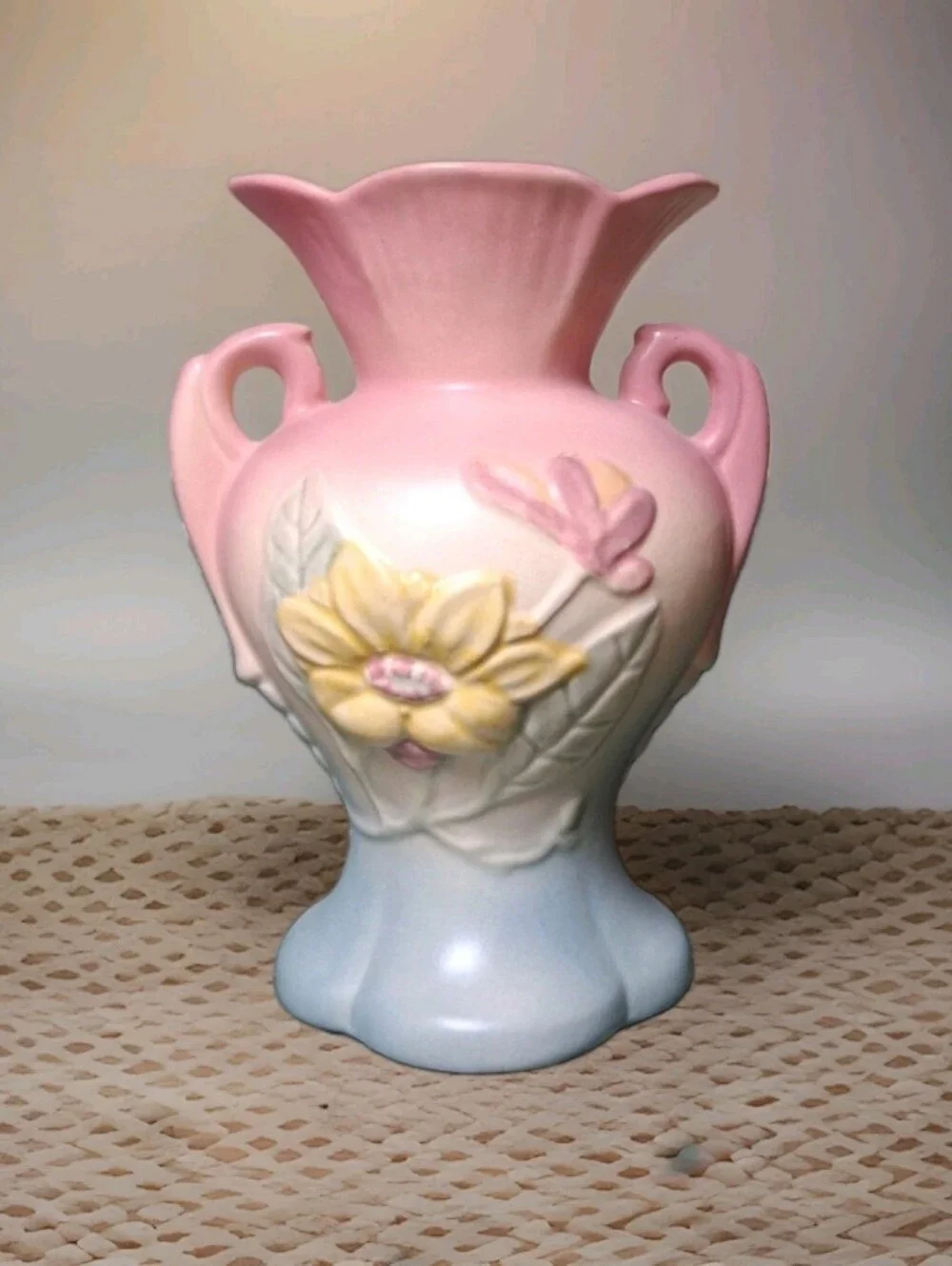 VINTAGE HULL ART POTTERY YELLOW MAGNOLIA 6 1/2